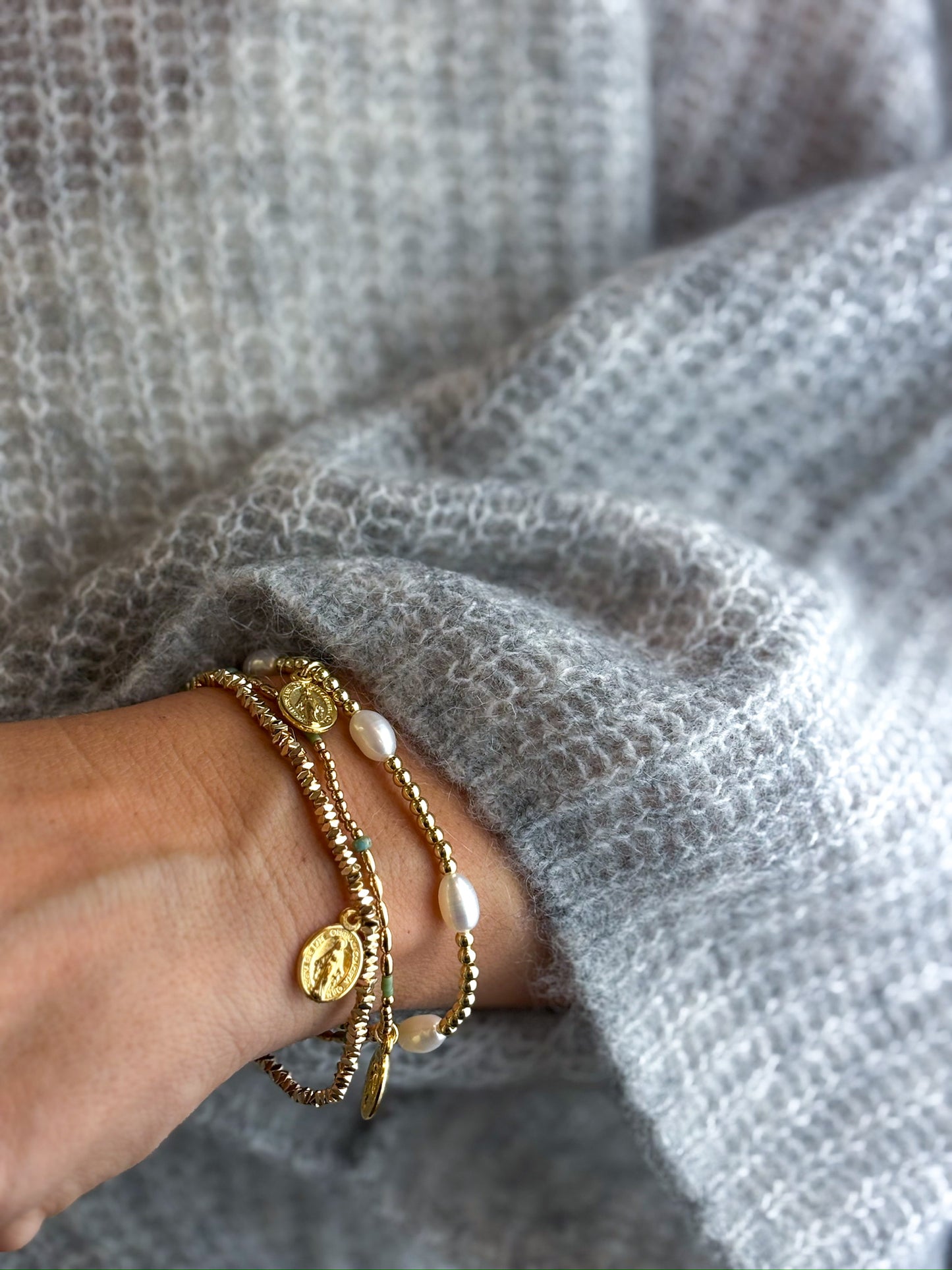 Armband Goldfarbig mit Perlen