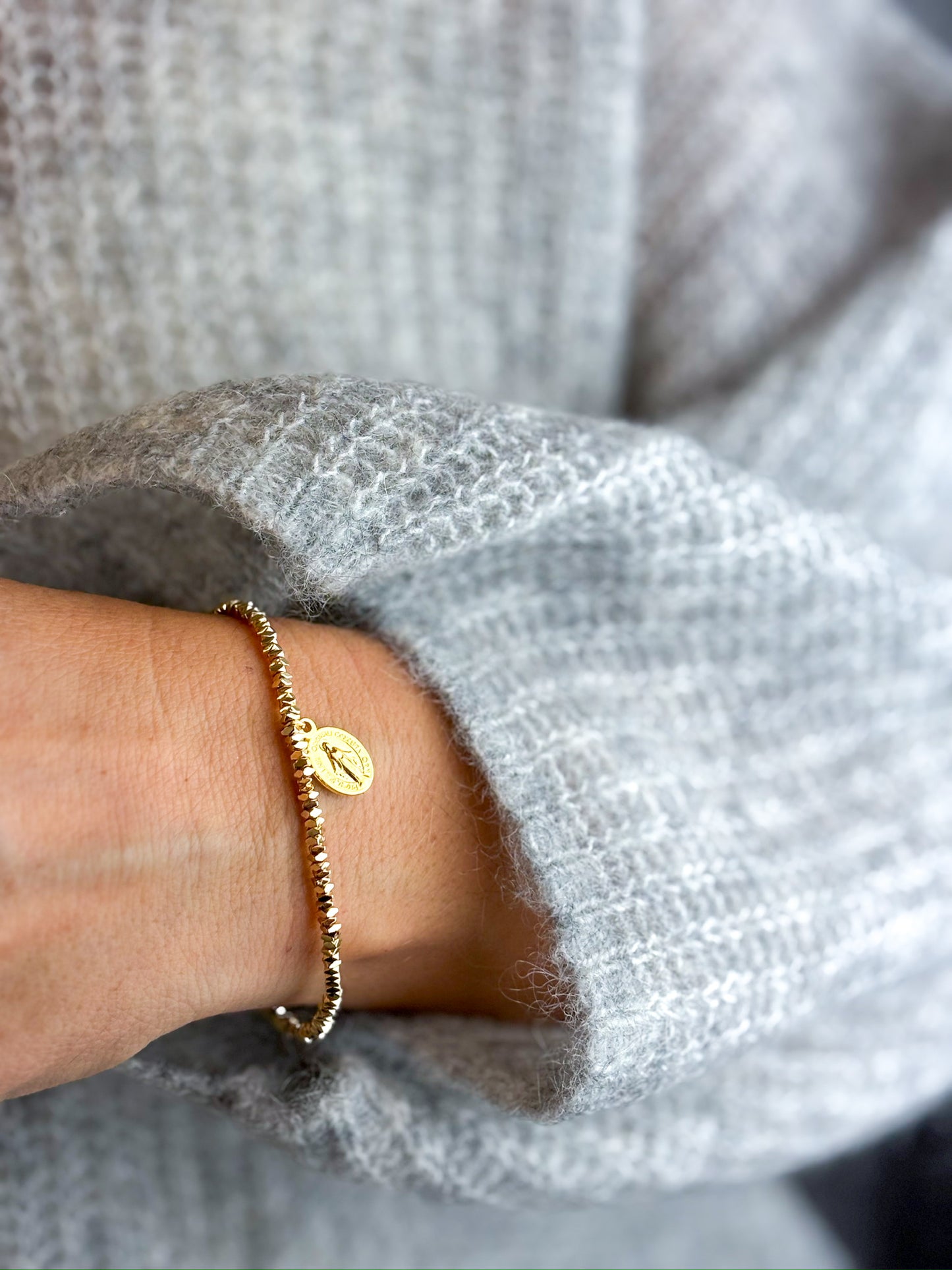 Armband Goldfarbig zarte Steinchen