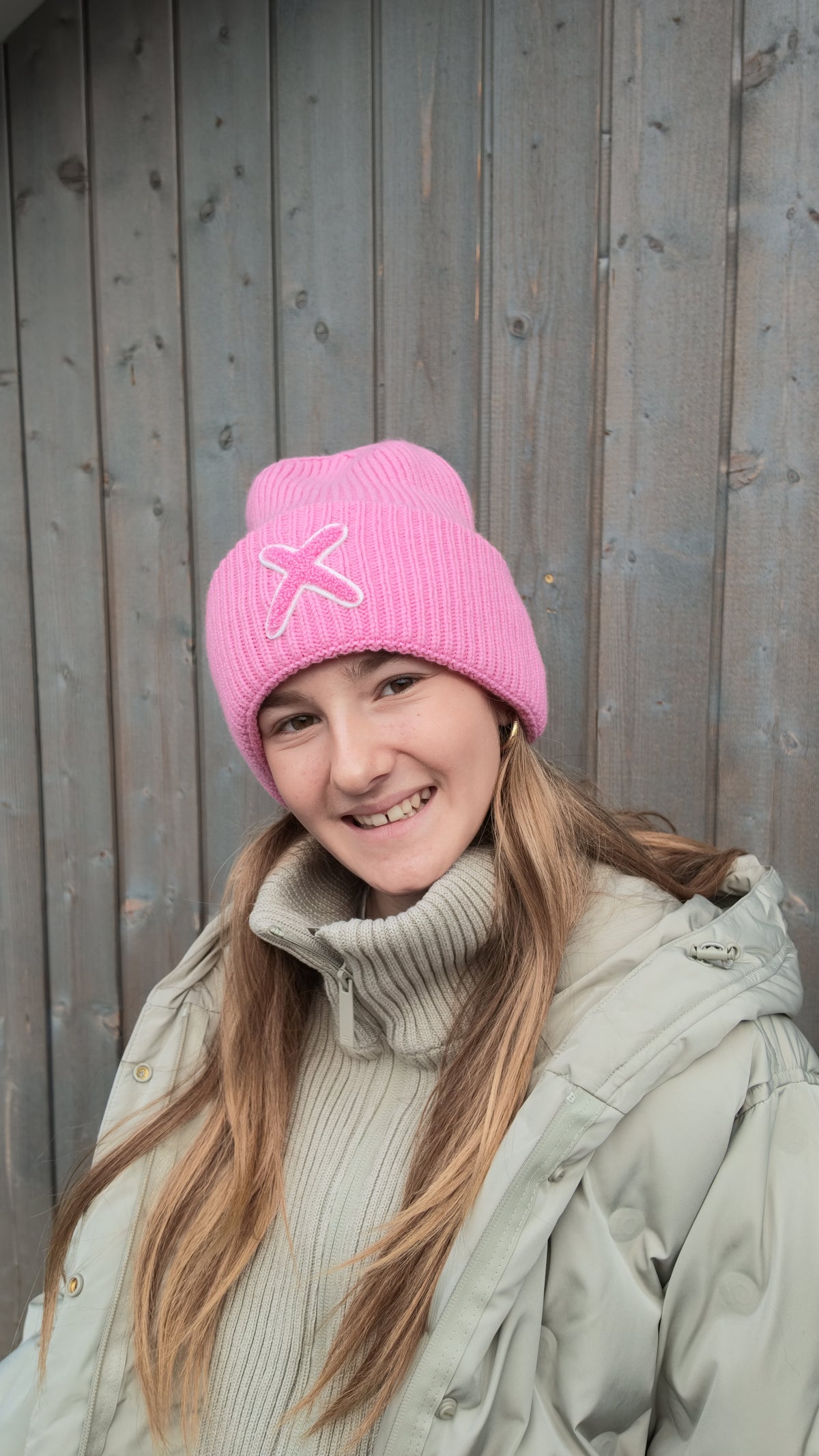 pinke Haube mit X